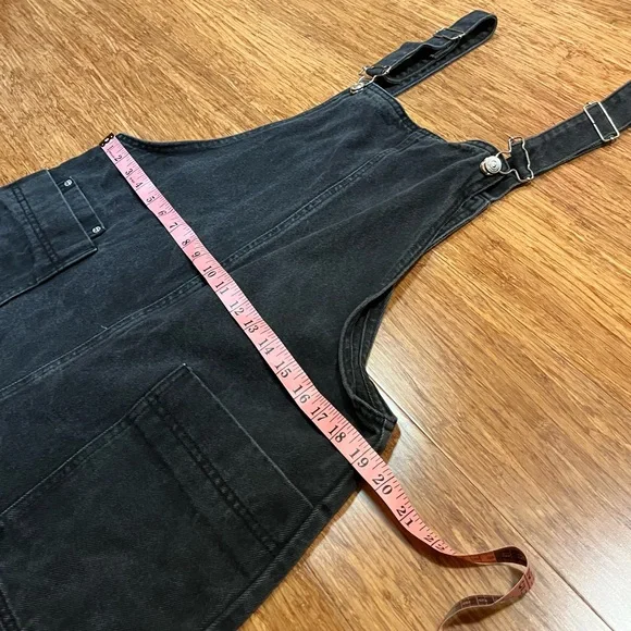 Zara Charcoal Black Denim Overalls w/ adjustable straps and pockets. Size Large - Picture 10 of 14